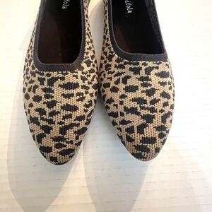 Breifola Women's Leopard  Animal Print Pointed Knit Flats Shoe Cushion Sole Sz 7